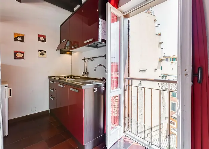 Romantic House With Terrace דירה *