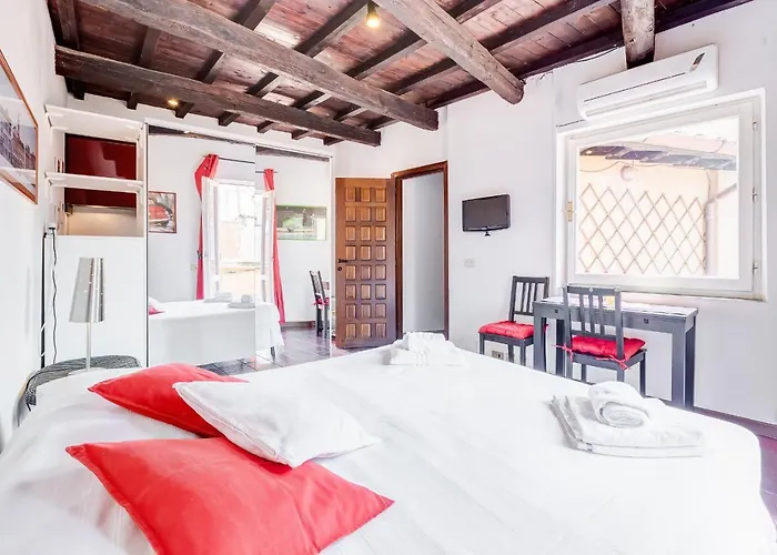 דירה Romantic House With Terrace רומא